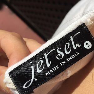 selling this cute top :